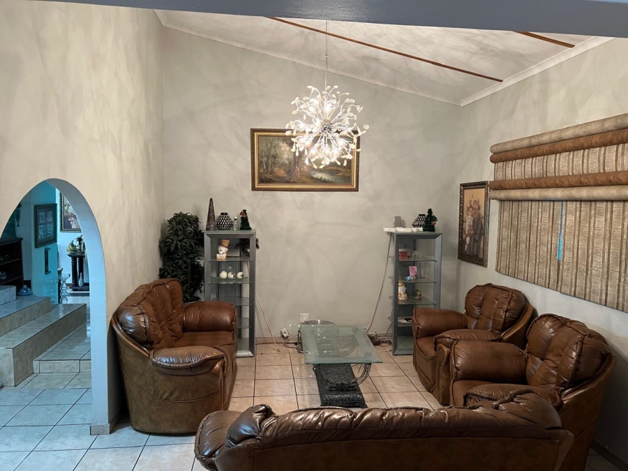 6 Bedroom Property for Sale in Cashan North West